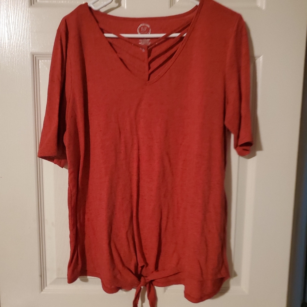 Maurice's 24/7 Red top